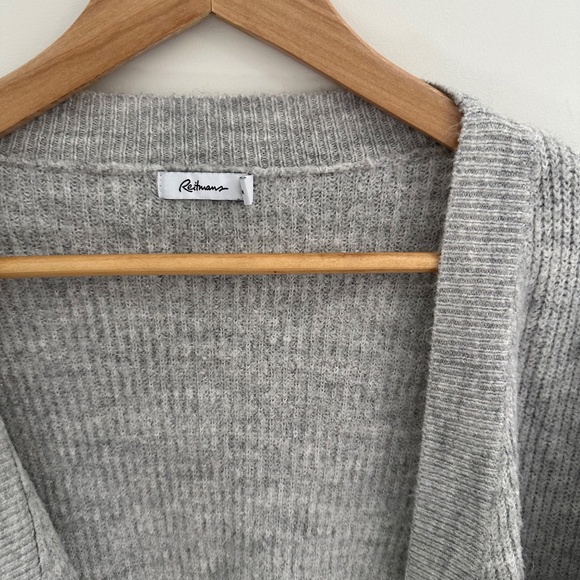 Reitmans  Women’s Medium Light Gray Long Sleeve Button Up Cardigan - Picture 4 of 6